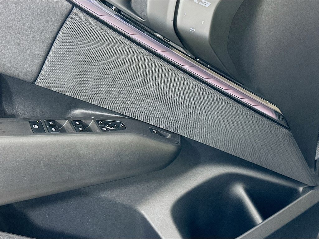 Thumbnail: 2025 BMW X3 - 18