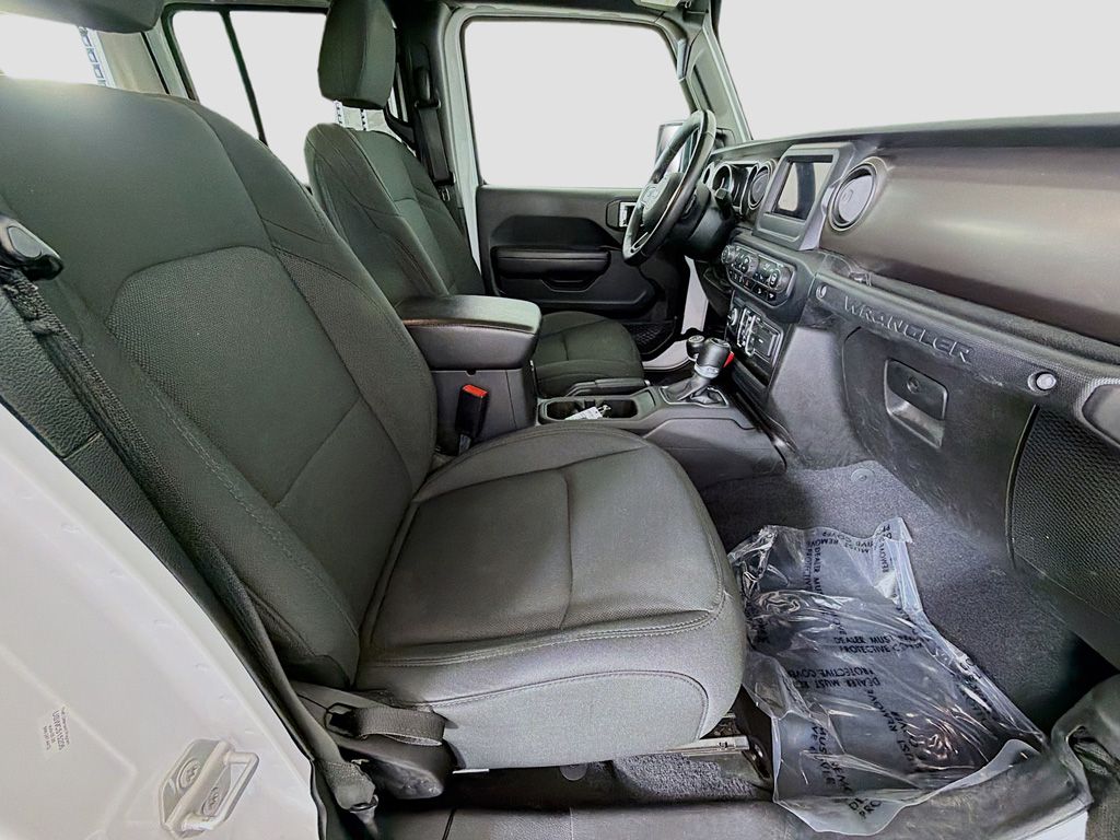 Used 2019 White Jeep Unlimited Sport S image 20