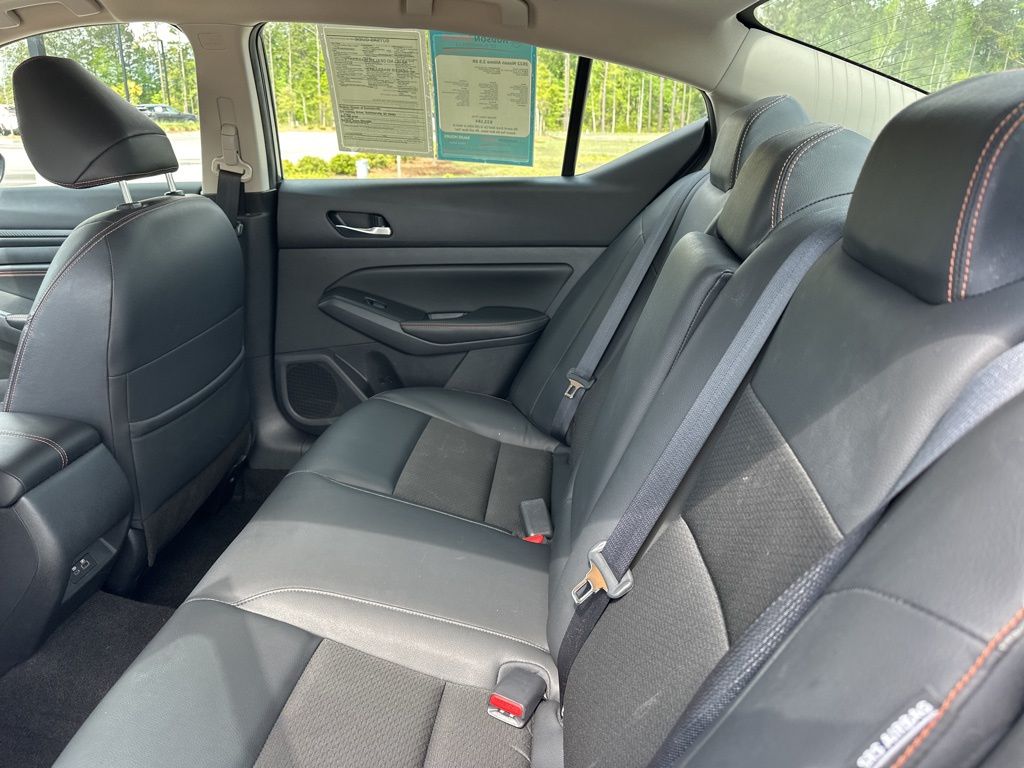 2022 Gun Metallic Nissan Altima 2.5 SR FWD Sedan