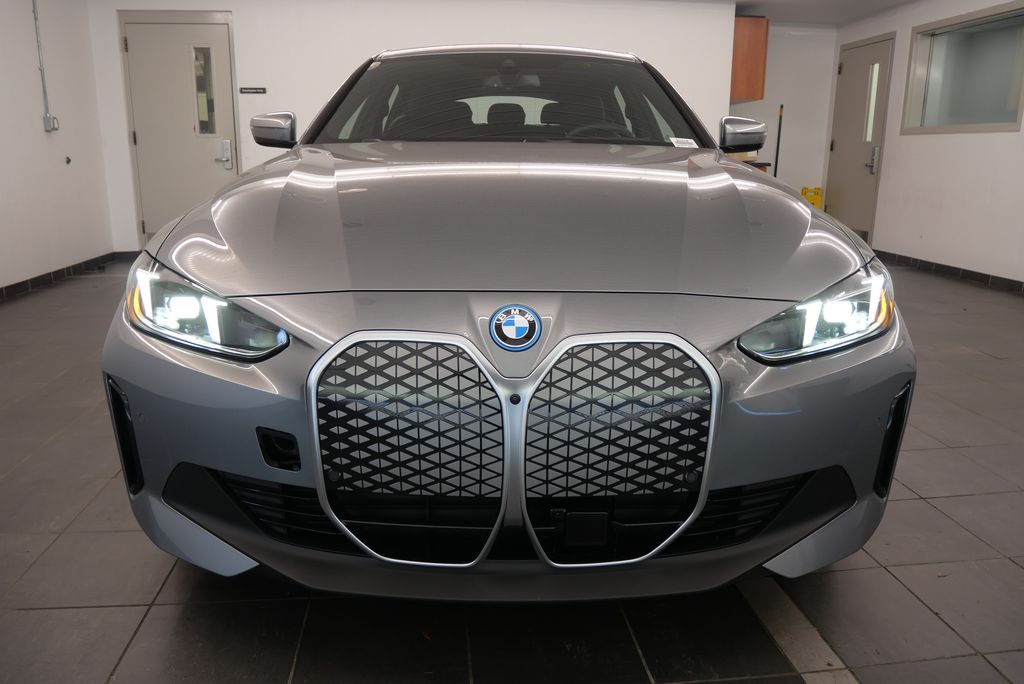 2025 BMW i4 eDrive40 9