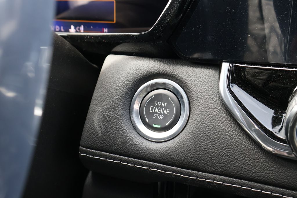 2025 Chevrolet Colorado LT 30