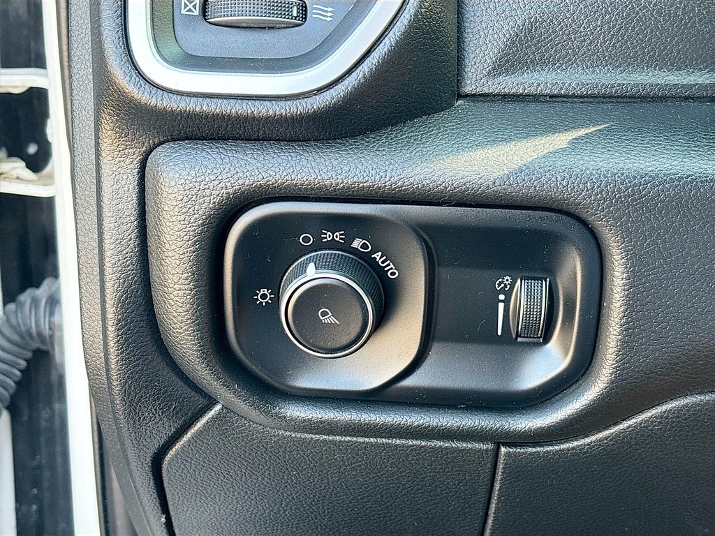 2021 RAM Ram 3500 Pickup Big Horn - Photo 10