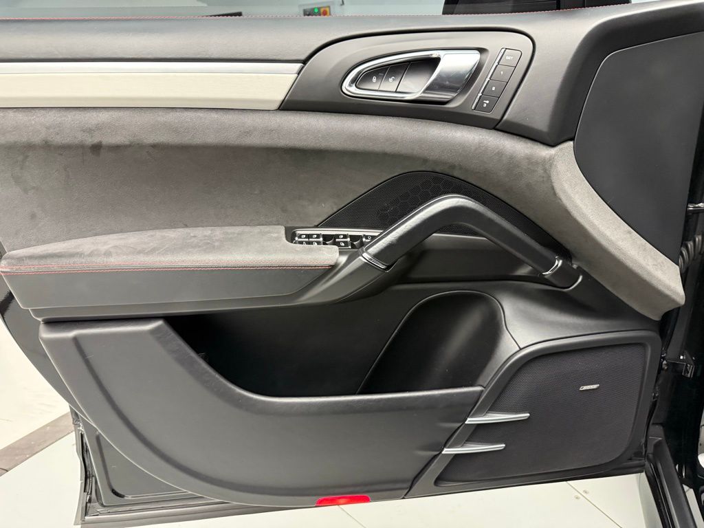 Thumbnail: 2013 Porsche Cayenne - 14