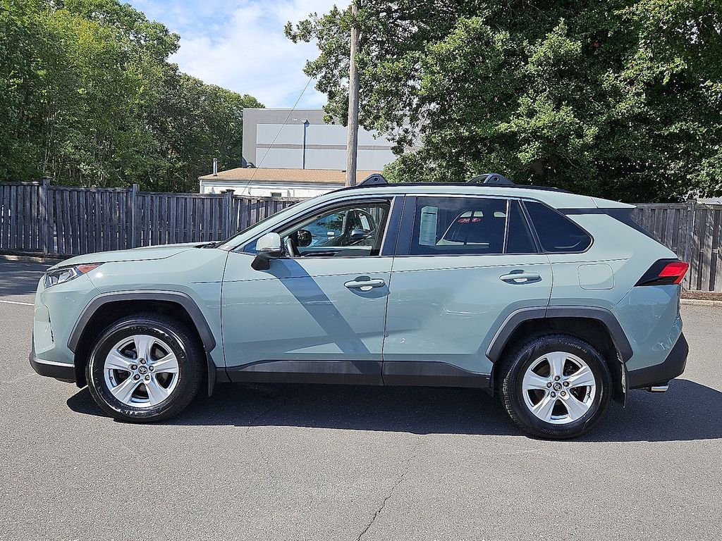 Thumbnail: 2021 Toyota RAV4 - 8