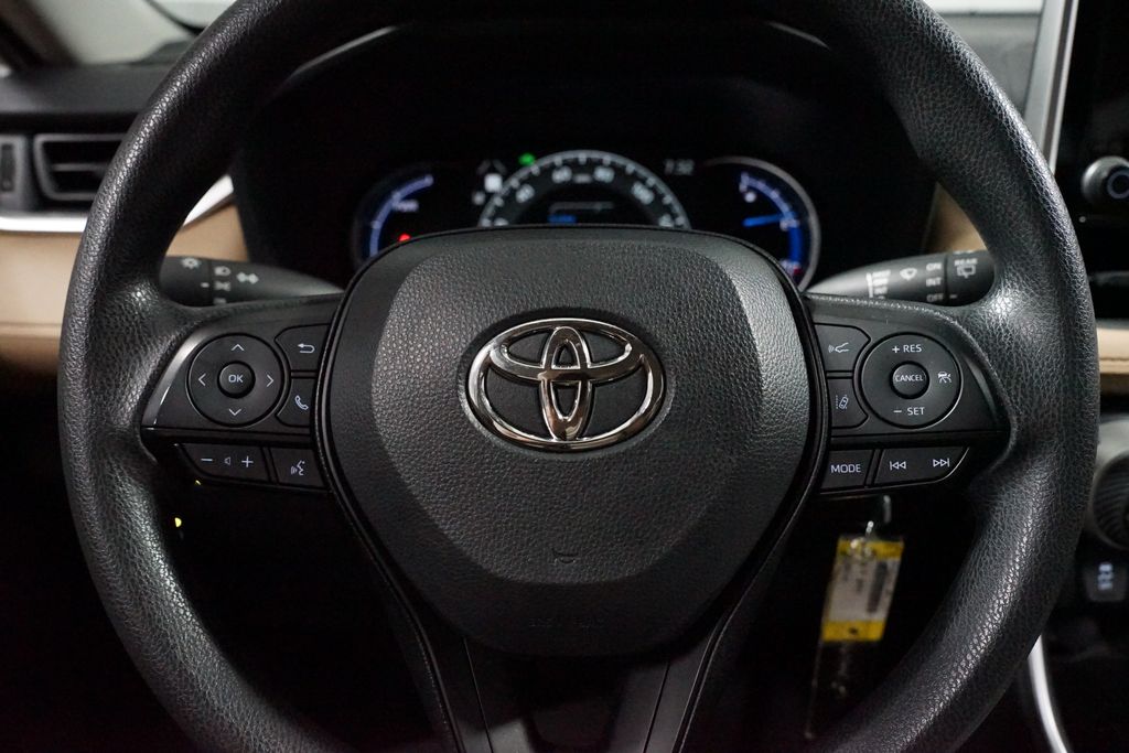Thumbnail: 2025 Toyota RAV4 - 12