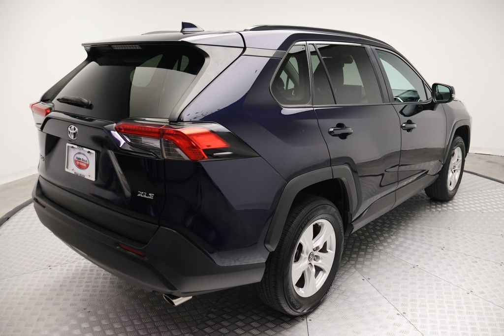 Thumbnail: 2021 Toyota RAV4 - 8