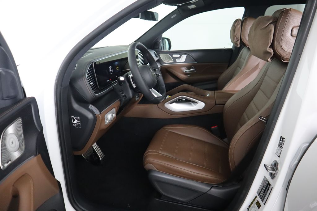 2025 Mercedes-Benz GLS 580 21