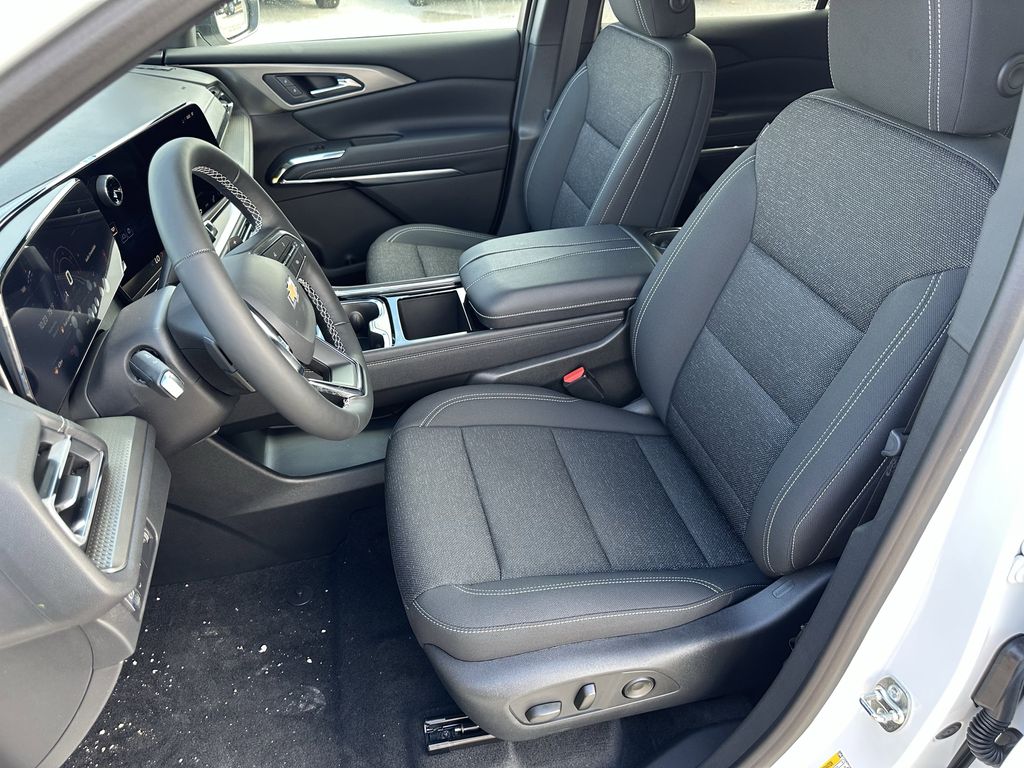 new 2026 Chevrolet Traverse car, priced at $38,595