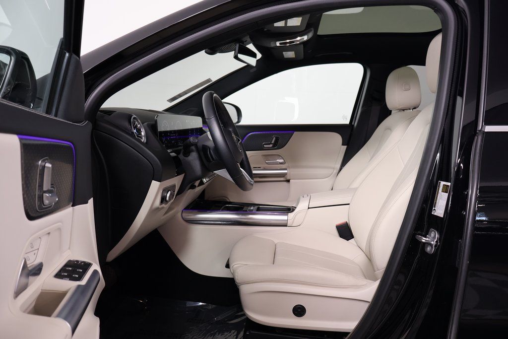 Thumbnail: 2025 Mercedes-Benz GLA - 10