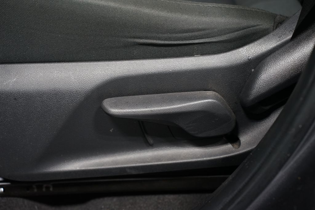 Thumbnail: 2024 Toyota RAV4 - 31