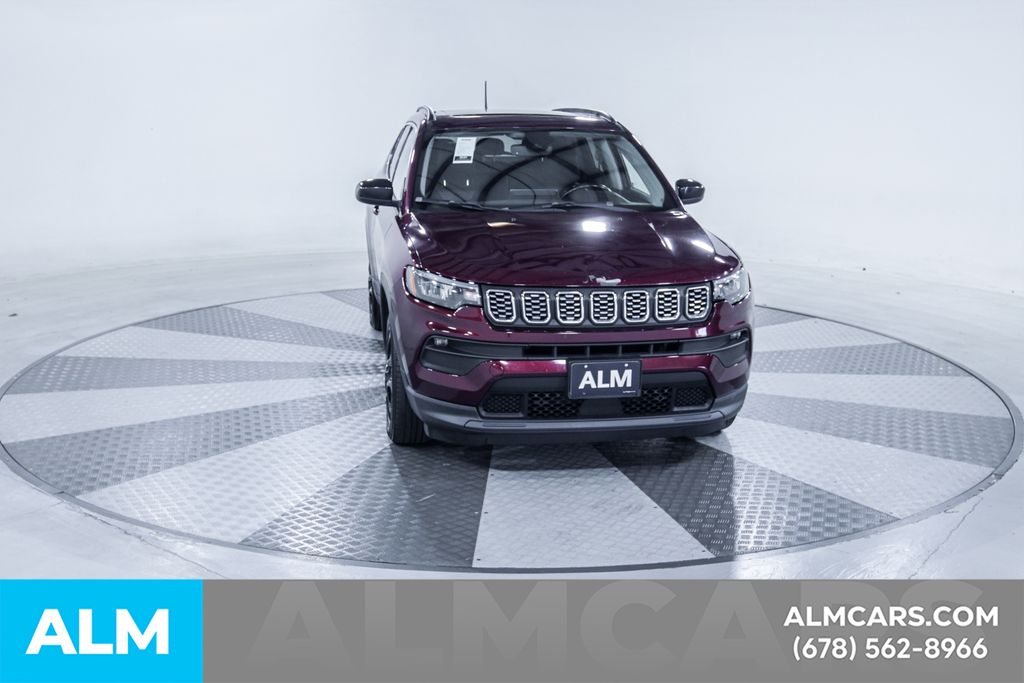 Used 2022 Red Jeep Latitude Lux image 15