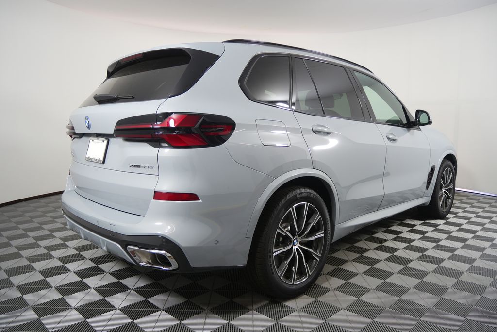 Thumbnail: 2026 BMW X5 - 4