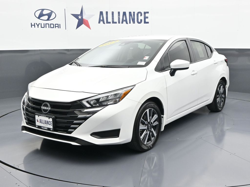 Aspen White Tricoat 2025 Nissan Versa Sedan Front-Wheel Drive Continuously Variable Transmission