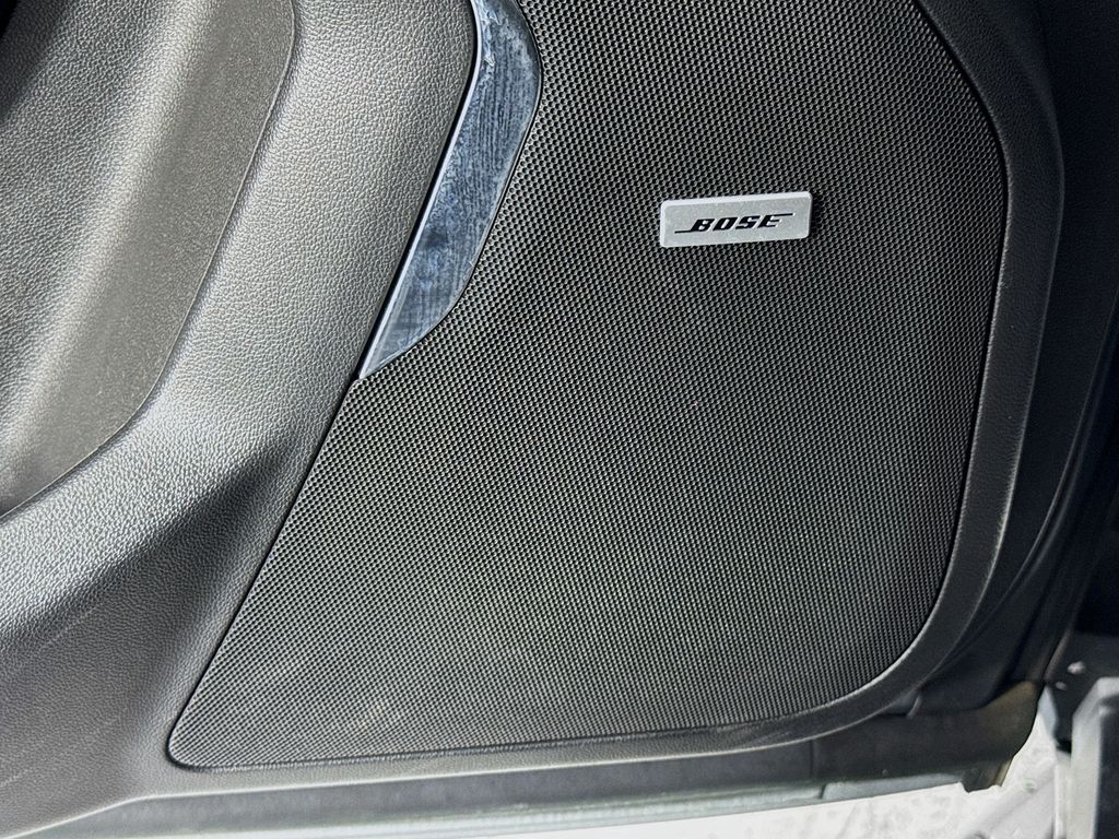 2024 Chevrolet Suburban Premier photo