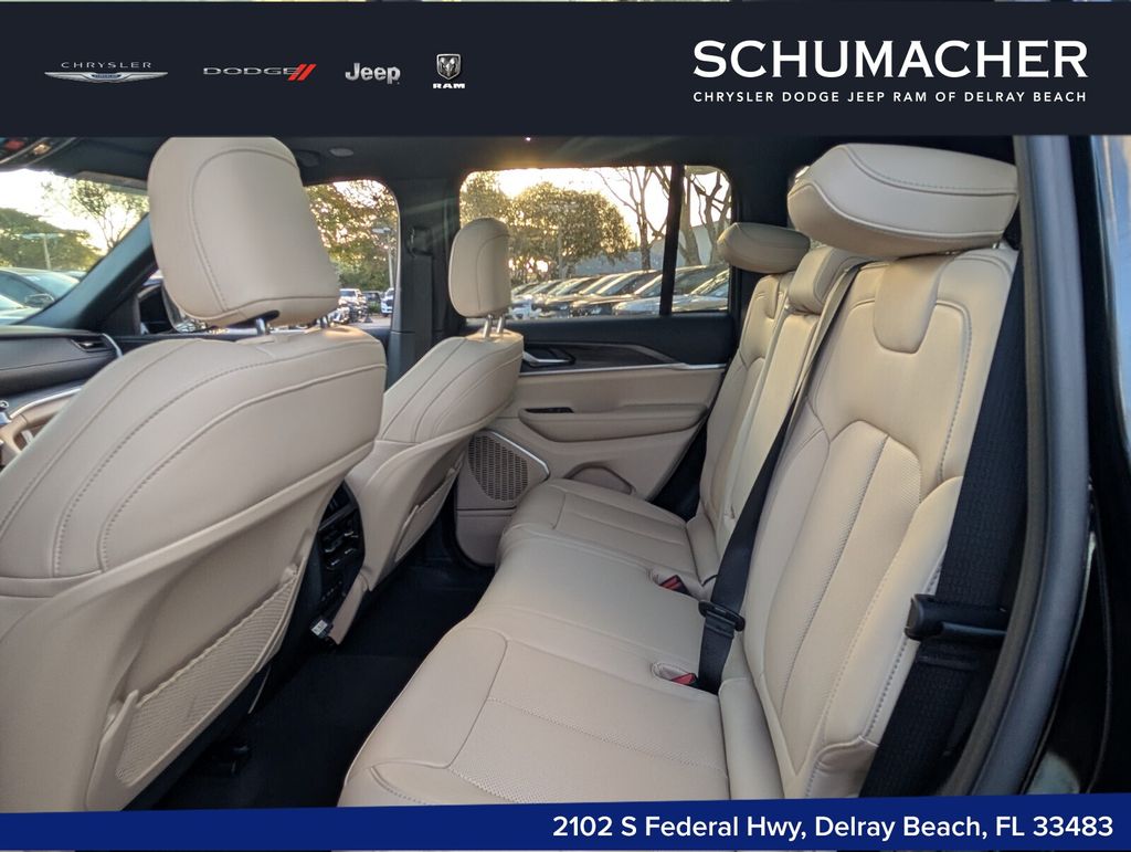 new 2026 Jeep Grand Cherokee car, priced at $42,650