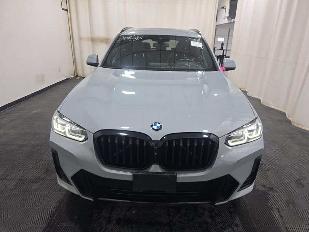 Used 2023 Gray BMW xDrive30i image 2