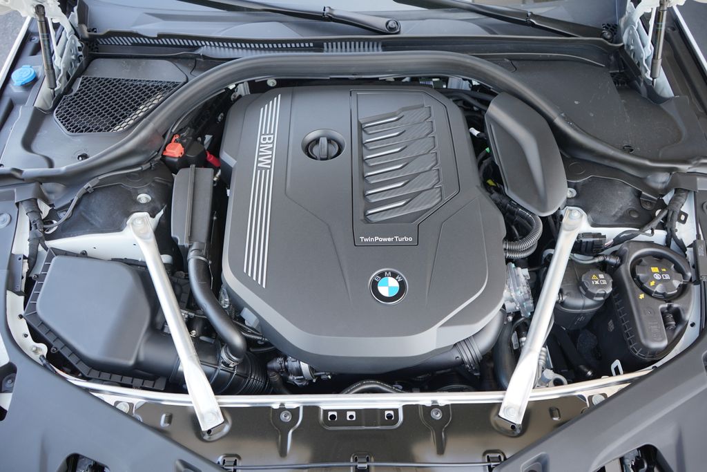 Thumbnail: 2026 BMW 8 Series - 21