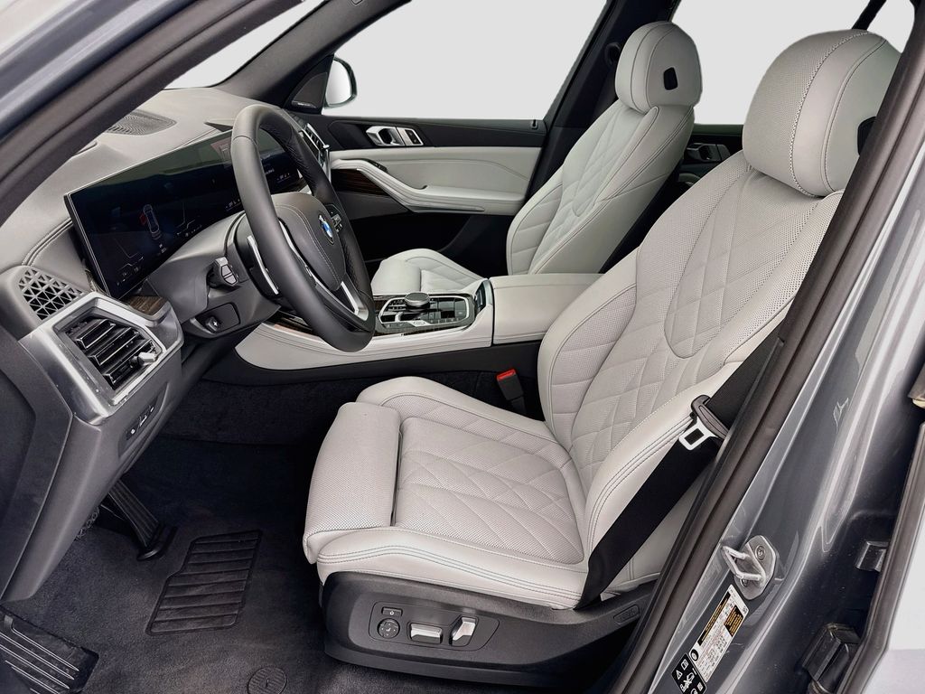 Thumbnail: 2026 BMW X5 - 18