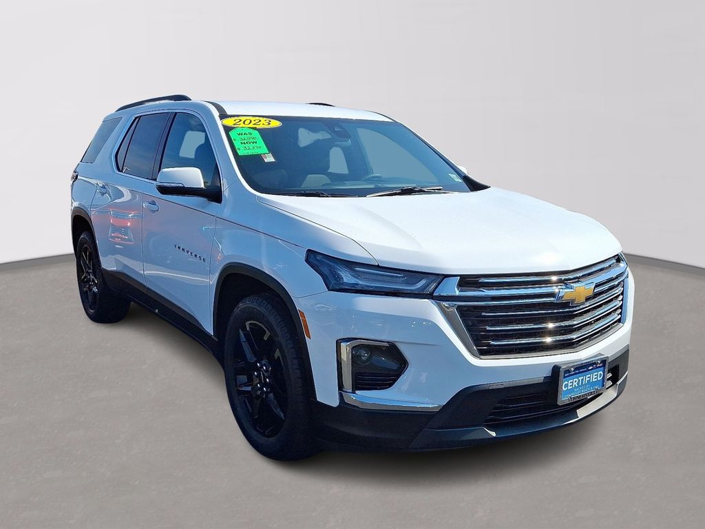 Thumbnail: 2023 Chevrolet Traverse - 3
