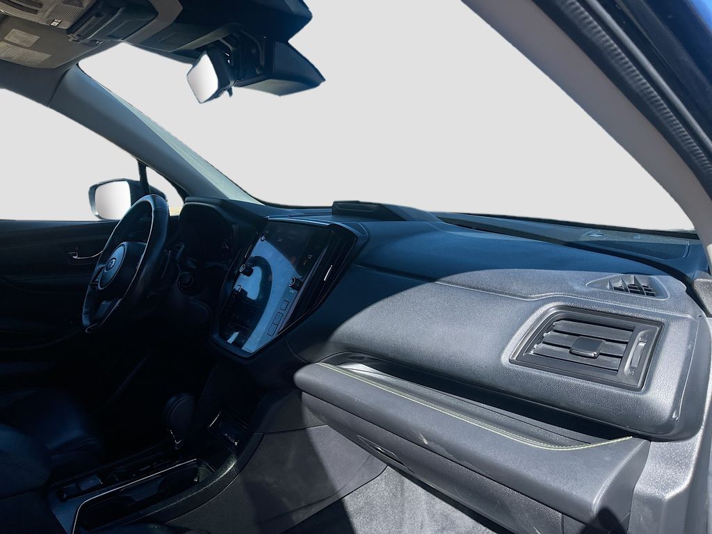 Used 2025 Black Subaru Onyx Edition Touring image 32