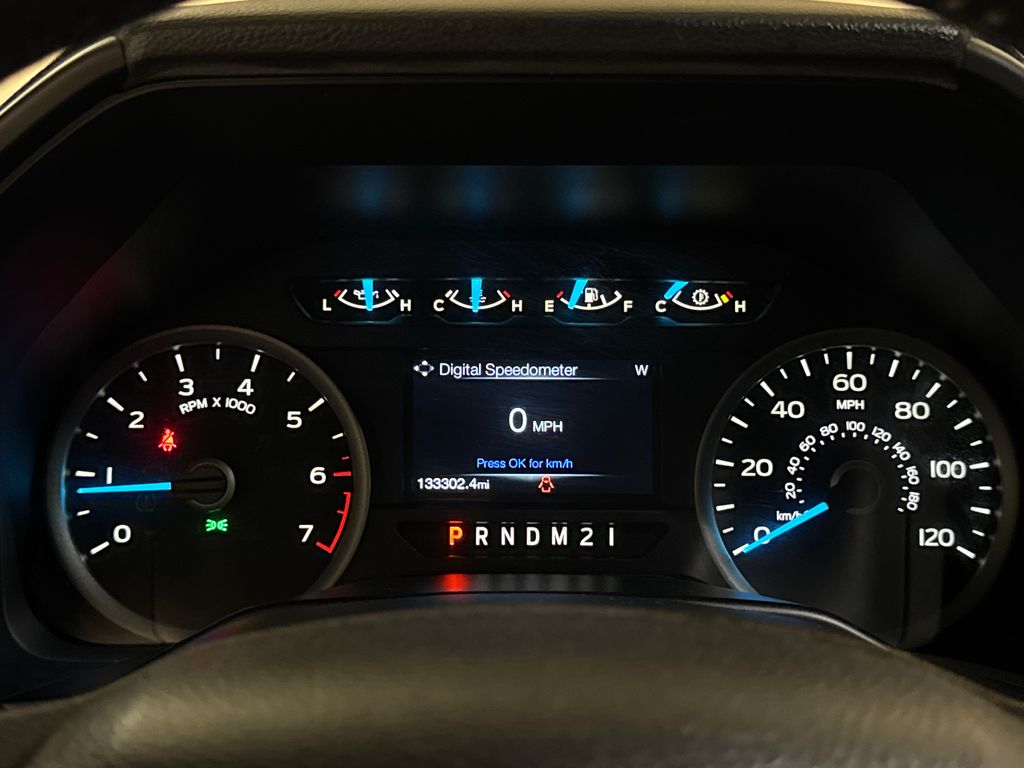 Used 2016  Ford  image 22