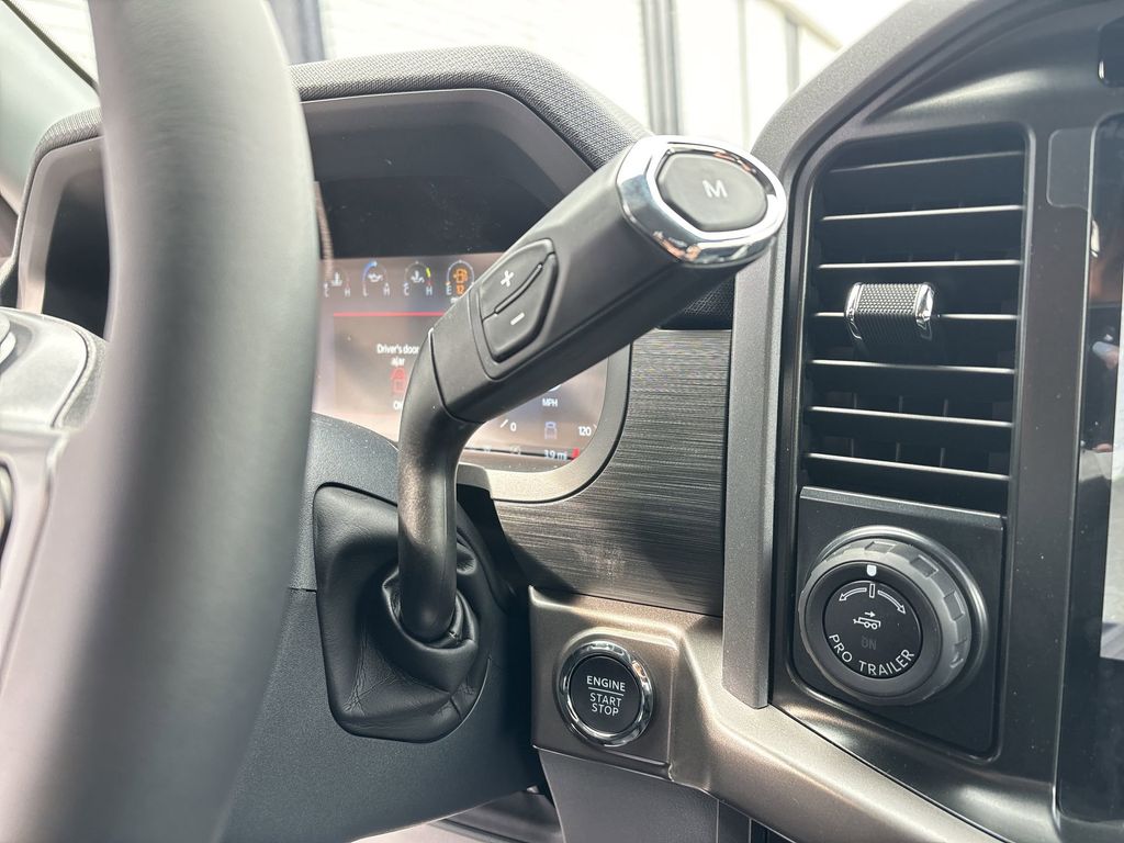 New 2026 Carbonized Gray Metallic Ford XLT image 22