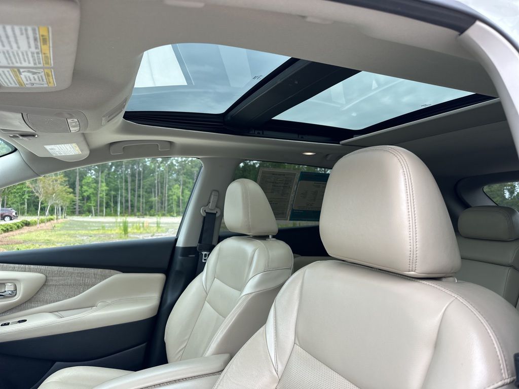 2023 Pearl White Tricoat Nissan Murano SL FWD SUV