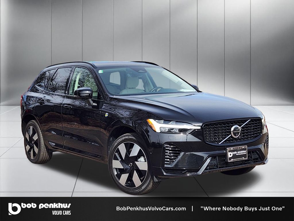 2025 Volvo XC60 Plug-In Hybrid T8 Plus