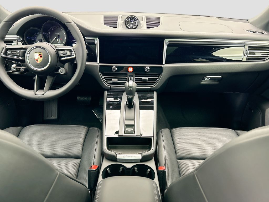 Thumbnail: 2026 Porsche Macan - 16