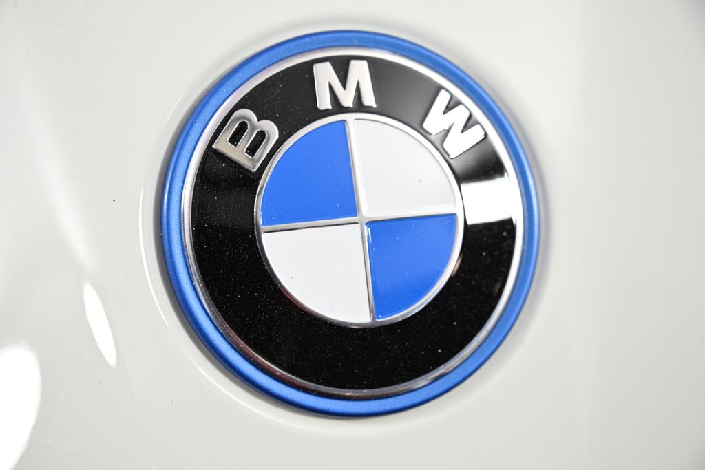 2025 BMW i5 xDrive40 13