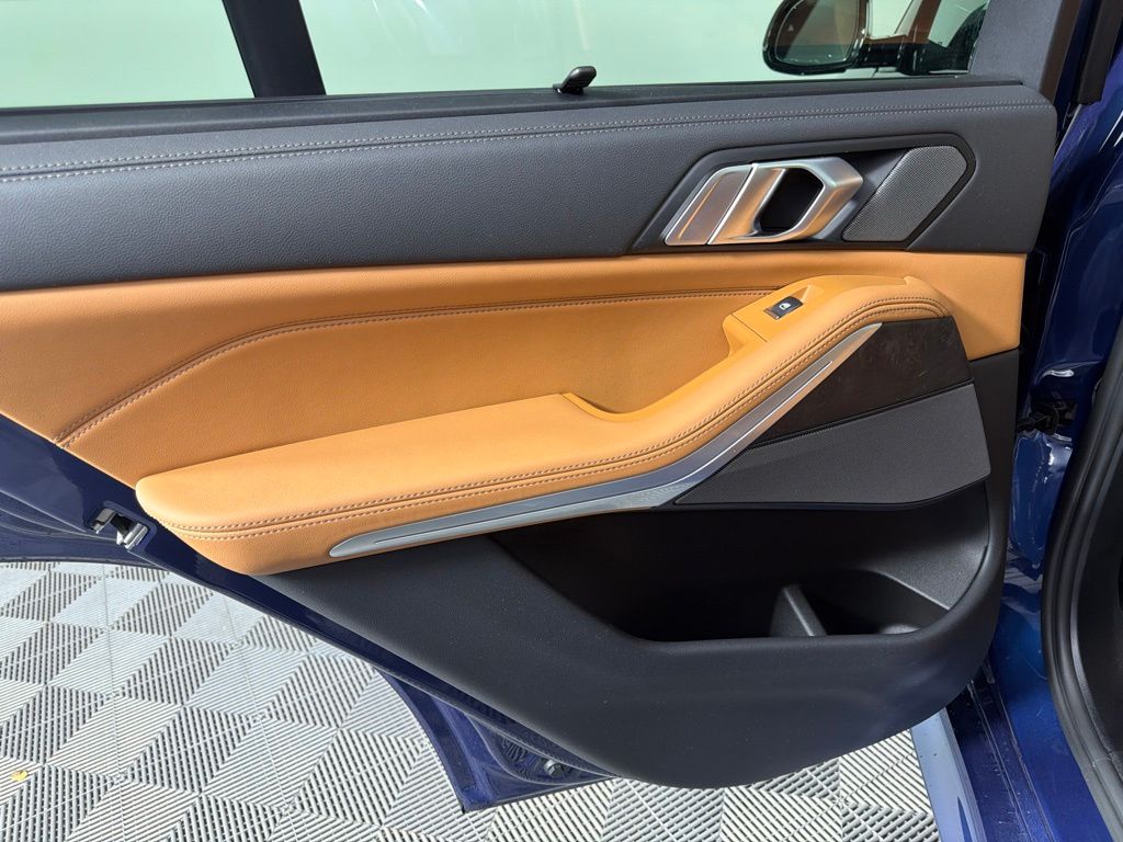 Thumbnail: 2023 BMW X5 - 15