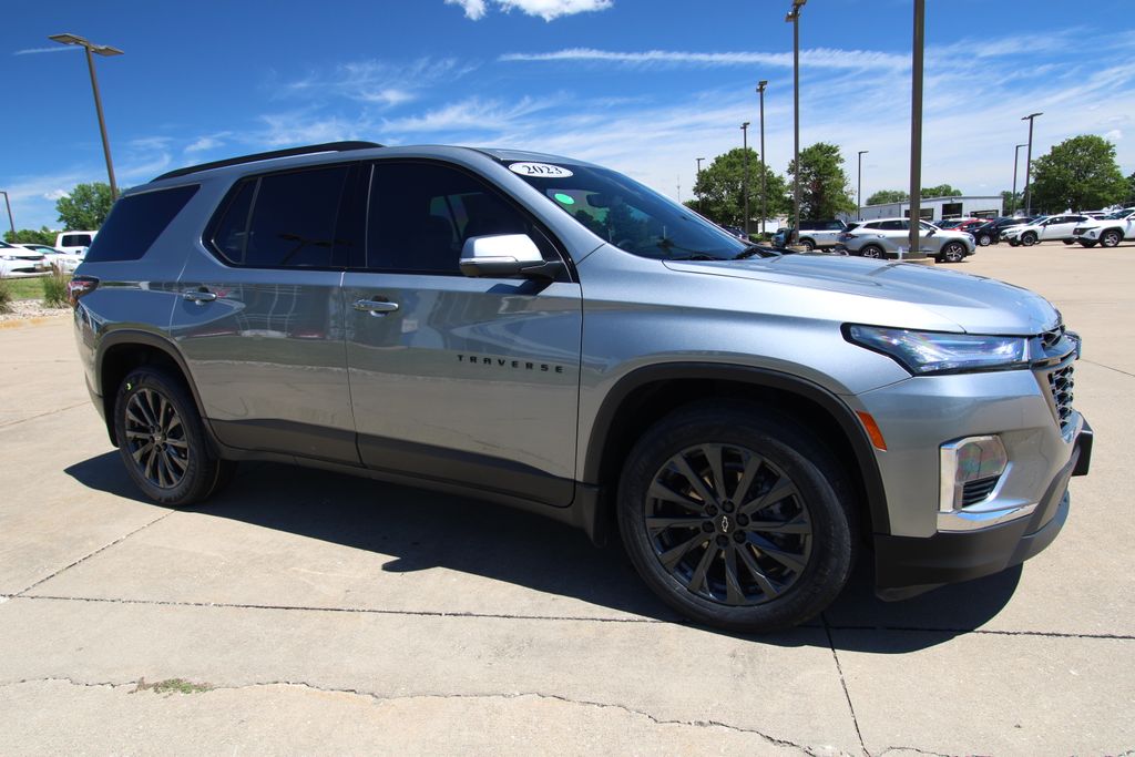 Used 2023 Chevrolet Traverse SUV