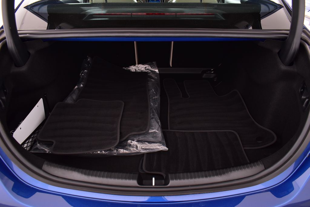 Thumbnail: 2025 Mercedes-Benz C-Class - 32