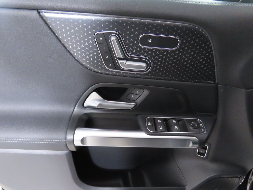 2024 Mercedes-Benz EQB 250+ 24