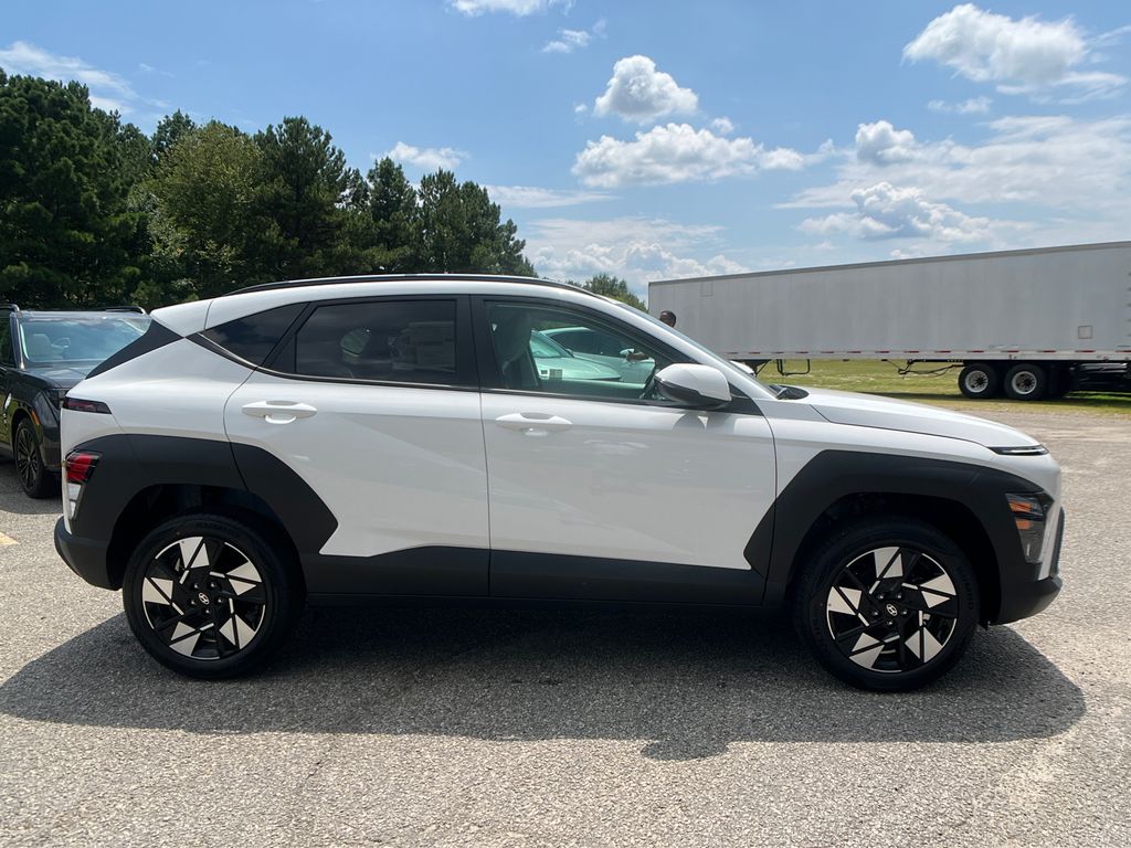 2025 Hyundai Kona SEL photo 3