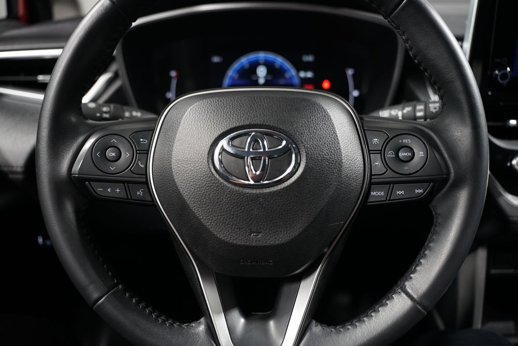2024 Toyota Corolla Cross XLE 12