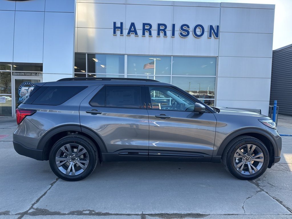 View vehicle photo 4