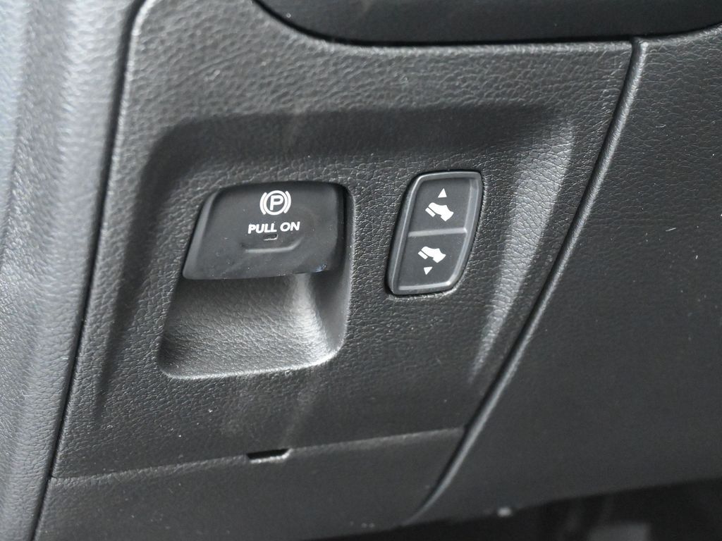 New 2026 Diamond Black Crystal Pearlcoat Ram Laramie image 16