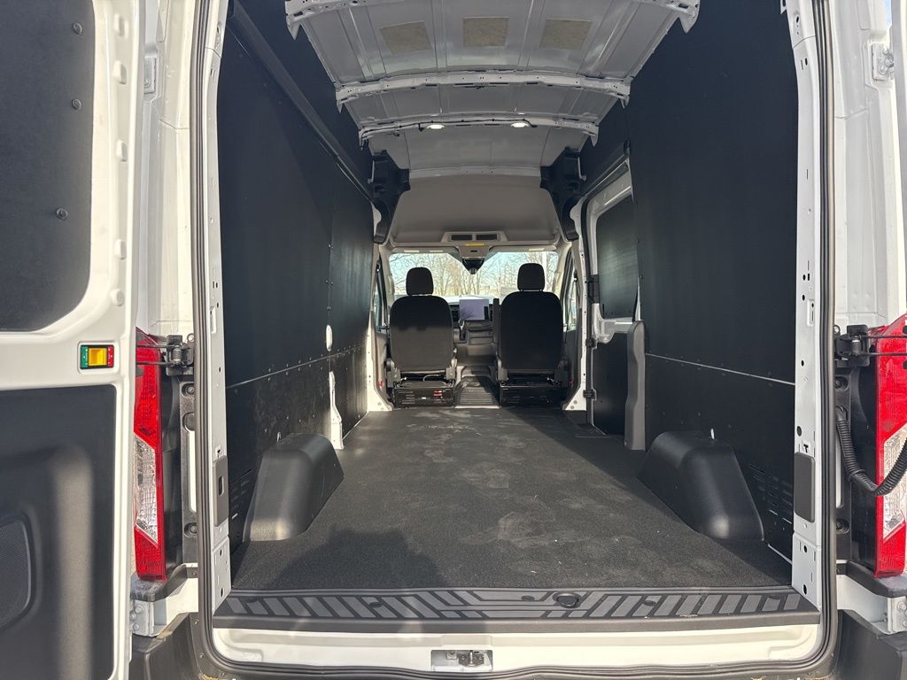 New 2025 White Ford Base image 20