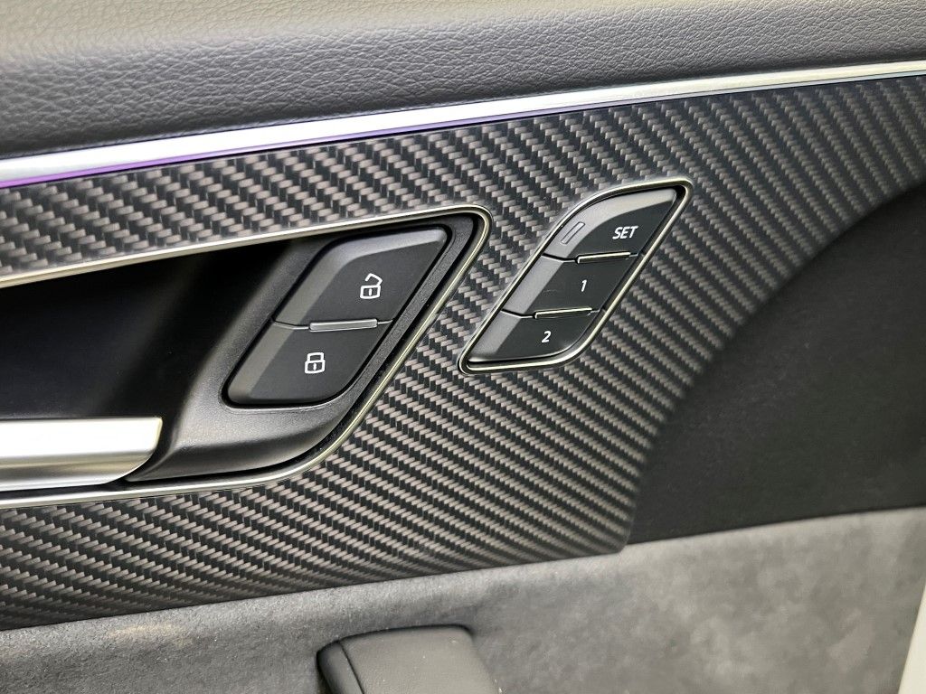 Thumbnail: 2026 Audi SQ8 - 26