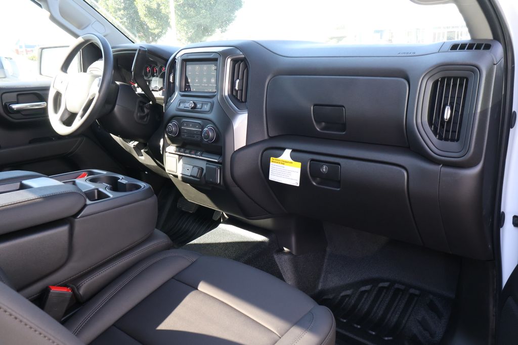 Thumbnail: 2026 Chevrolet Silverado 1500 - 31