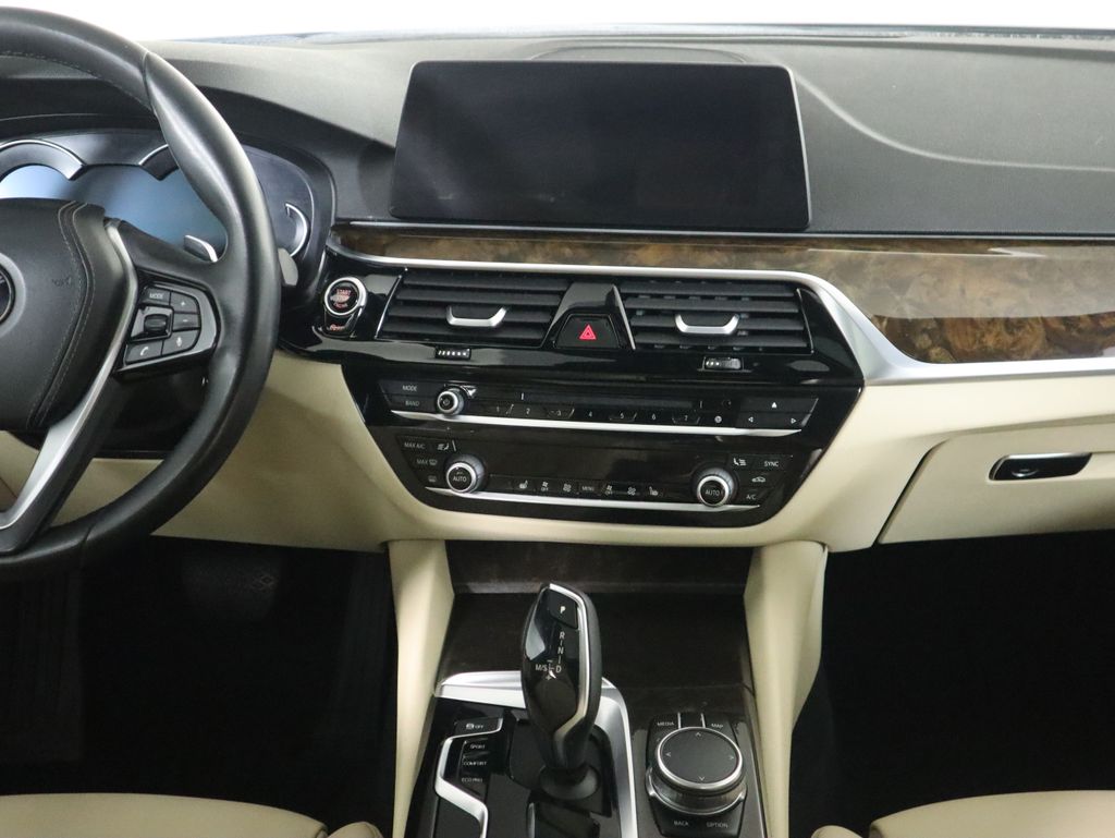 Thumbnail: 2017 BMW 5 Series - 14