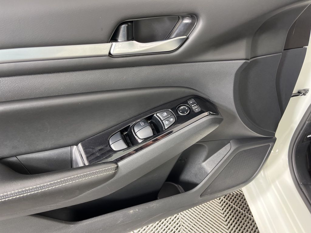 2023 Nissan Altima SV 24