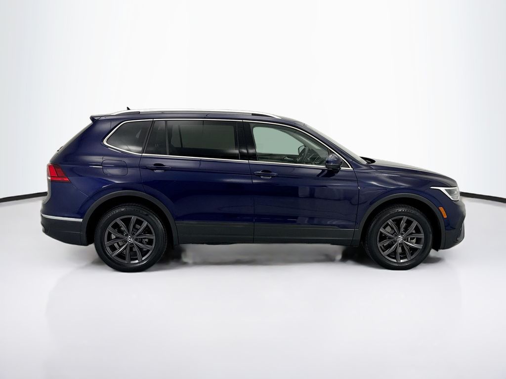Thumbnail: 2023 Volkswagen Tiguan - 4