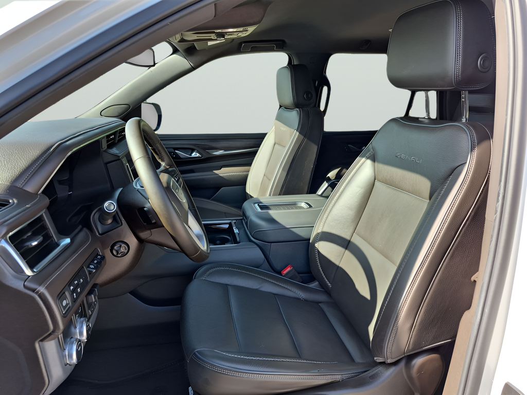 Used 2024 White GMC Denali image 28