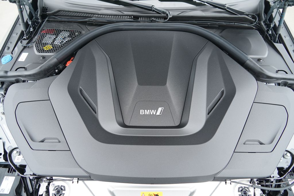 Thumbnail: 2026 BMW i4 - 21