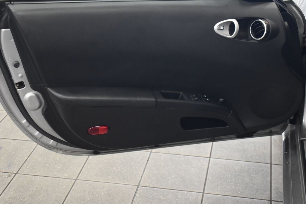 2004 Nissan Z 350Z 14