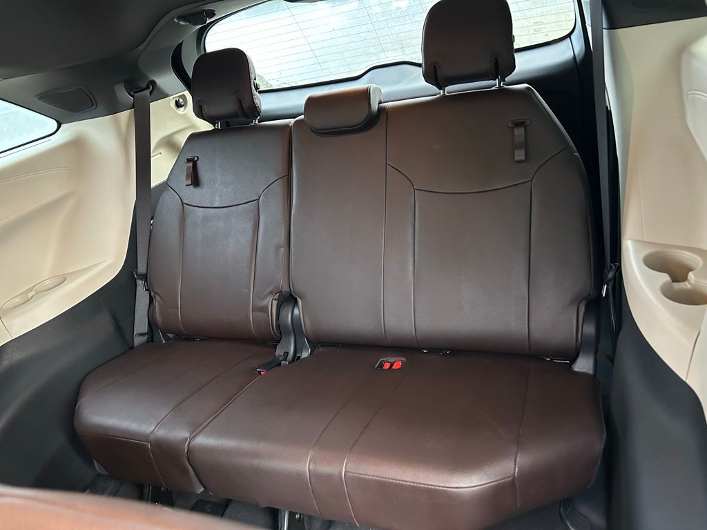 Thumbnail: 2024 Toyota Sienna - 13