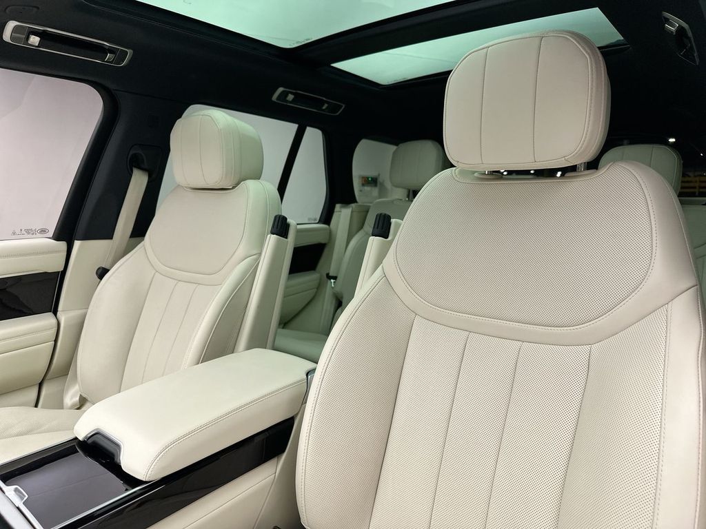 Thumbnail: 2024 Land Rover Range Rover - 18