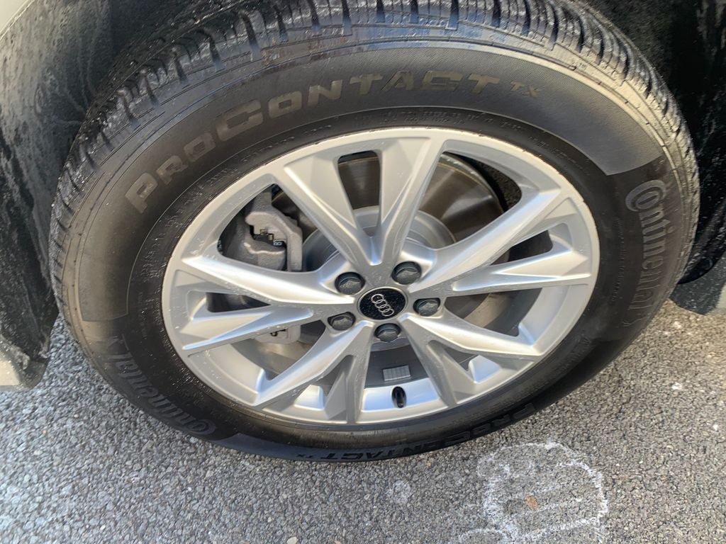 Thumbnail: 2025 Audi Q3 - 11